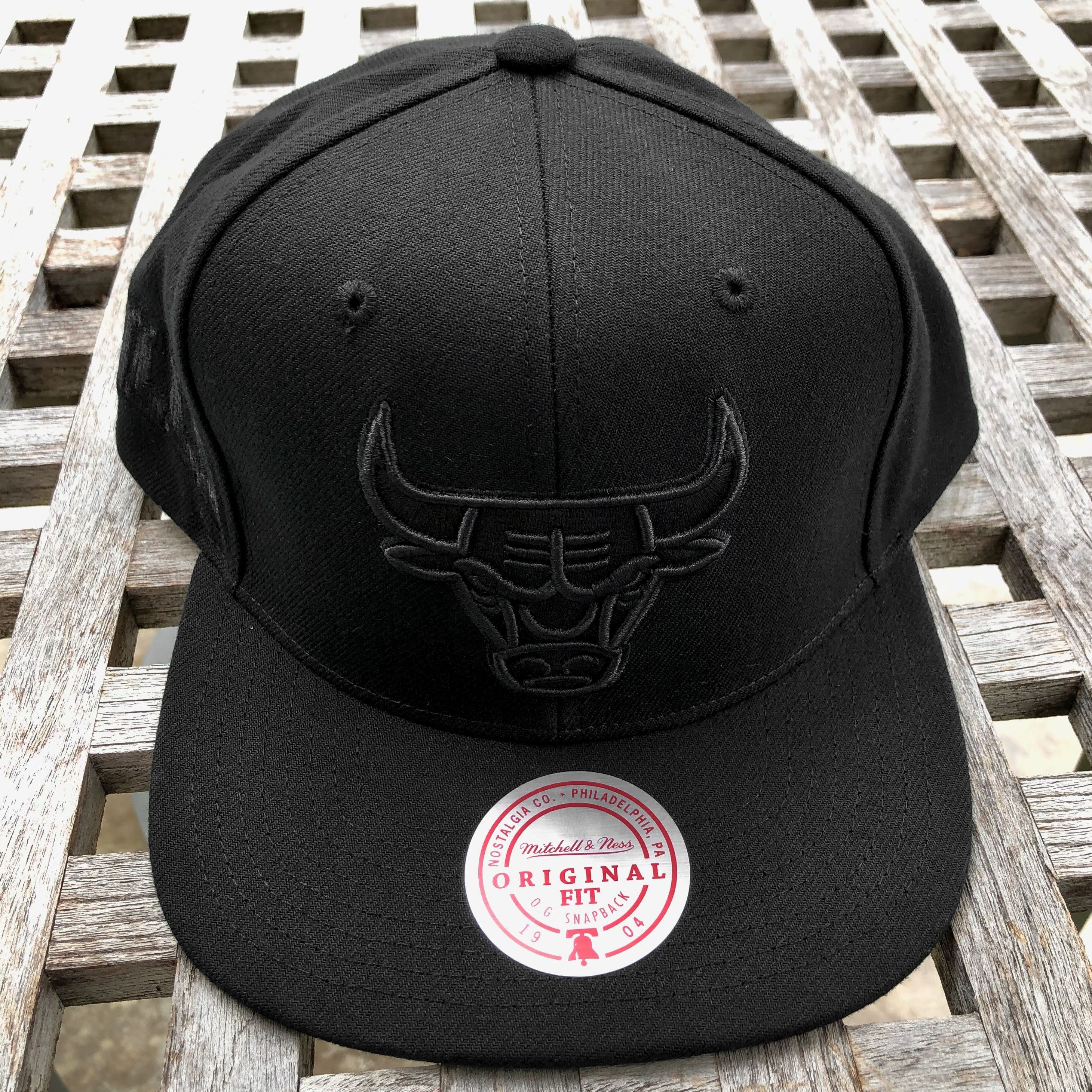New Era Chicago Bulls Logo Patch Blackout Snapback Hat Size ONE SIZE - 2 Thumbnail