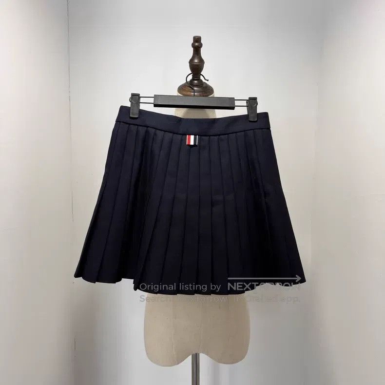 Thom Browne Thom Browne Pleated Skirt Size 26" / US 2 / IT 38 - 2 Thumbnail