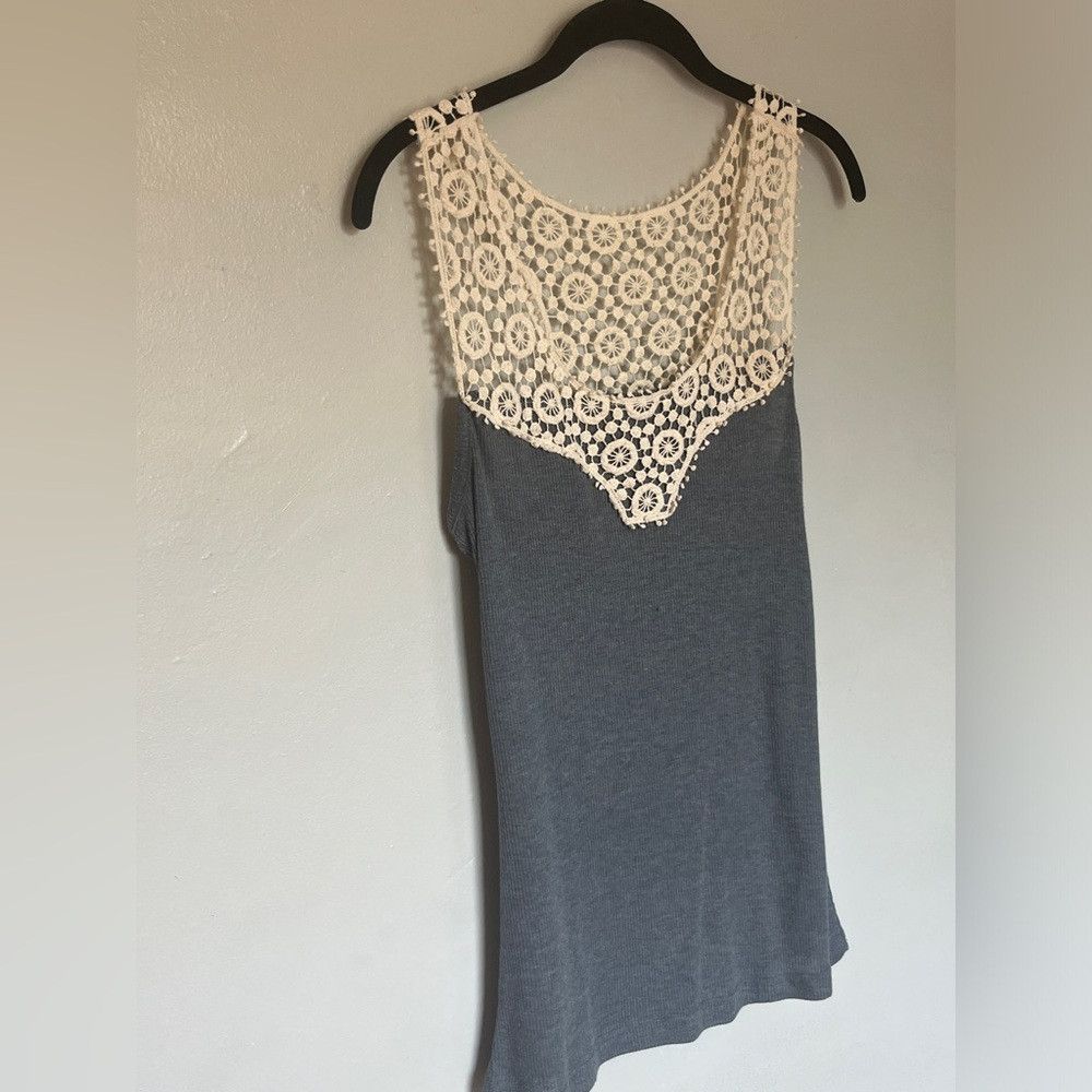 Anthropologie Anthropologie a’reve Gray White Tank Top Lace Medium Size M / US 6-8 / IT 42-44 - 1 Thumbnail