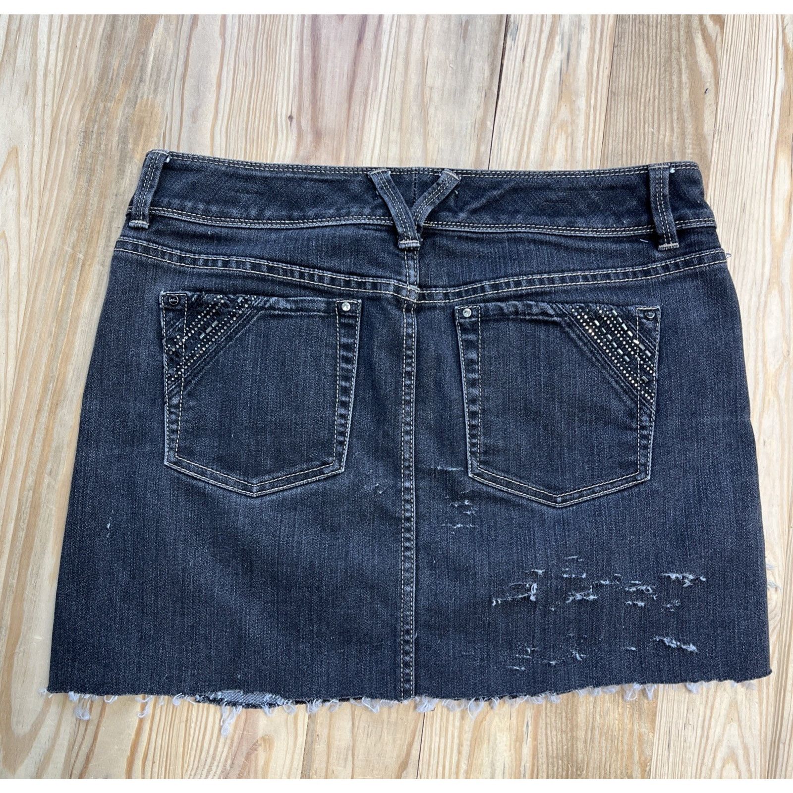 White House Black Market White House Black Market Open Your Heart Skirt Size 6 Size 28" / US 6 / IT 42 - 2 Thumbnail