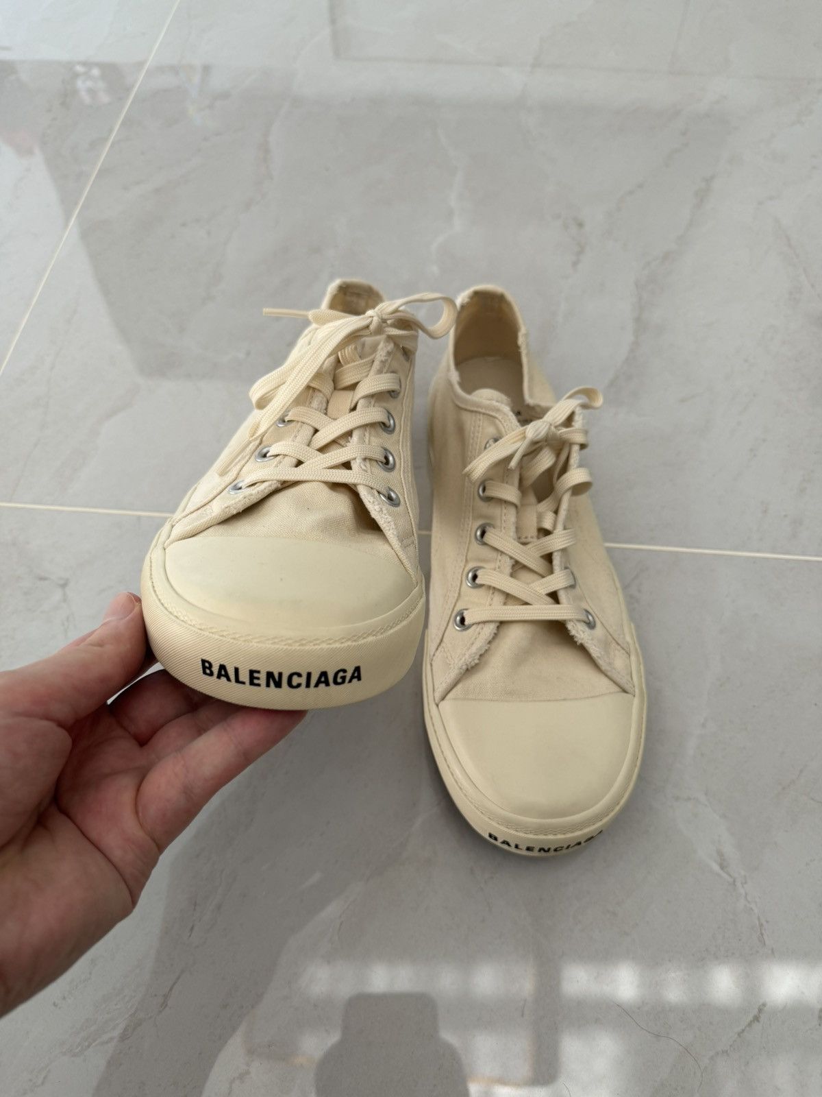 Balenciaga Balenciaga Paris White Low Top Sneaker Sz.44 Size US 11 / EU 44 - 1 Thumbnail