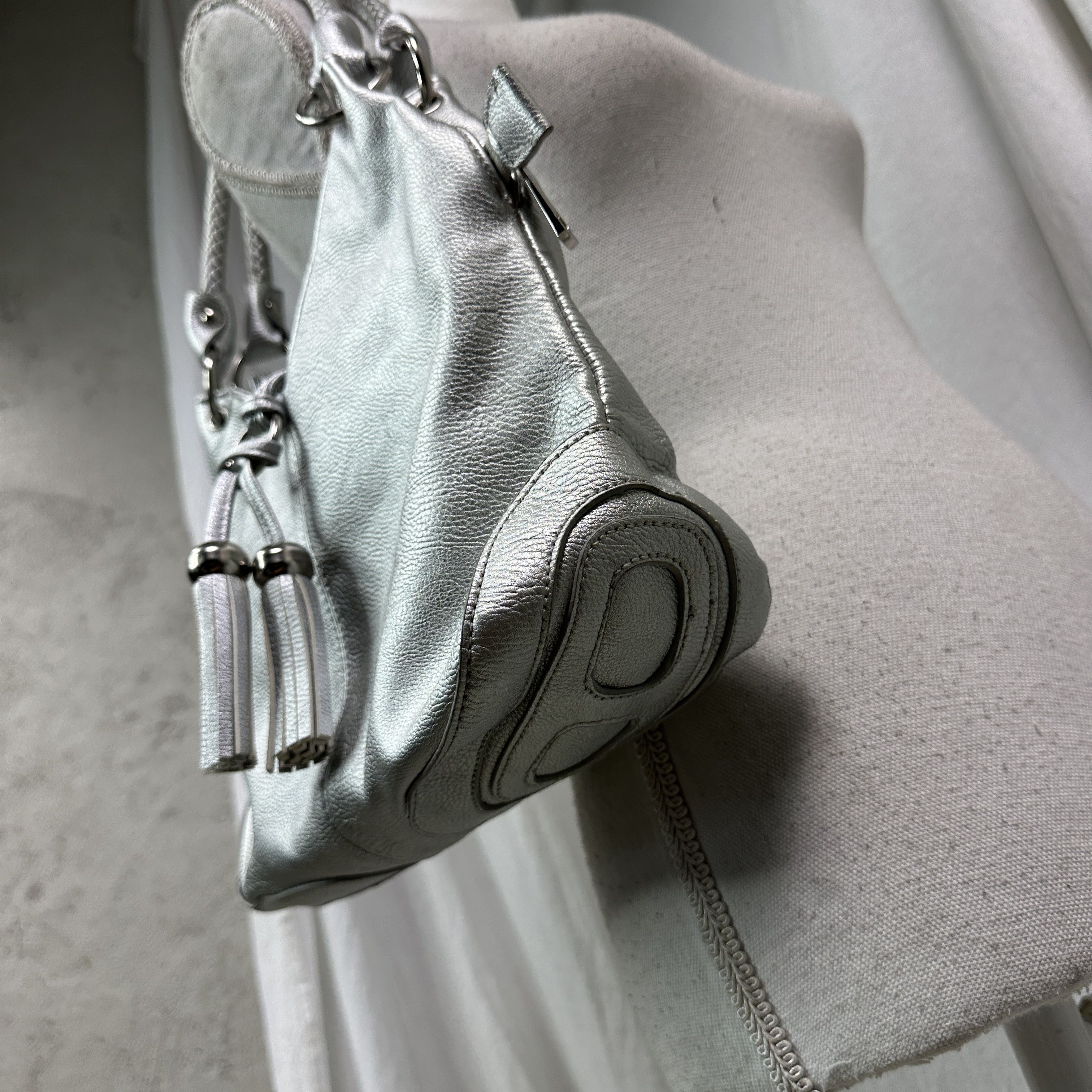 Vintage Vintage Avant Garde Hobo Silver Chrome Bag 00s Size ONE SIZE - 6 Thumbnail