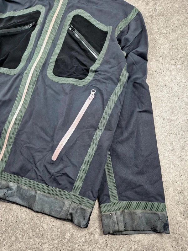 Comme des Garcons Comme Des Garçons Gray Technical Taped Seam Jacket Size M Size US M / EU 48-50 / 2 - 3 Thumbnail