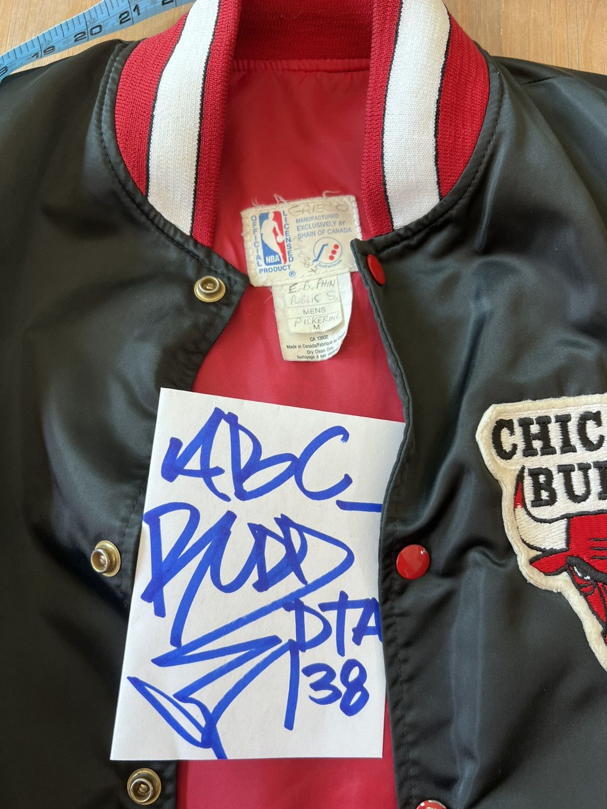 NBA Vintage 80’s/90’s Satin Bulls Jacket M Size US M / EU 48-50 / 2 - 4 Thumbnail