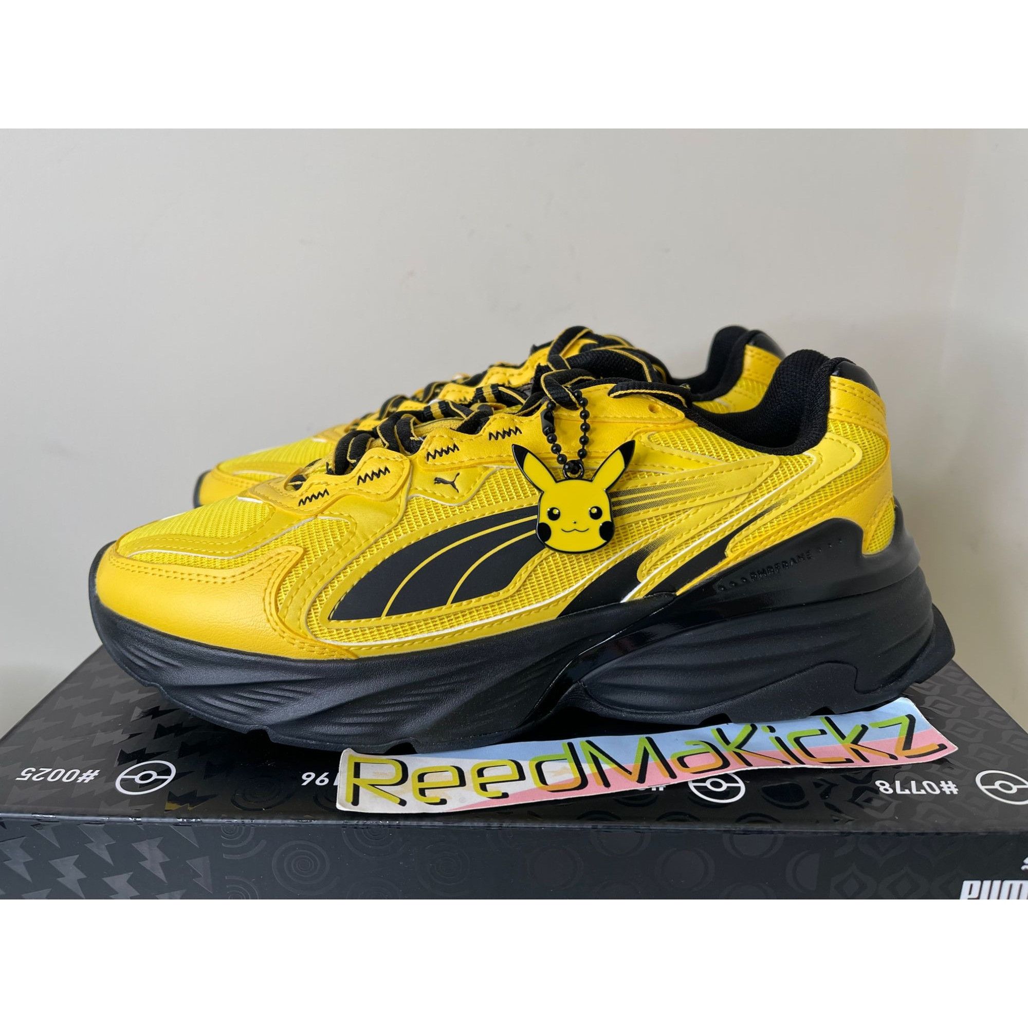 Puma Puma Pokemon Fade Pikachu Big Kids Youth 6Y Size US 6 / EU 39 - 1 Thumbnail