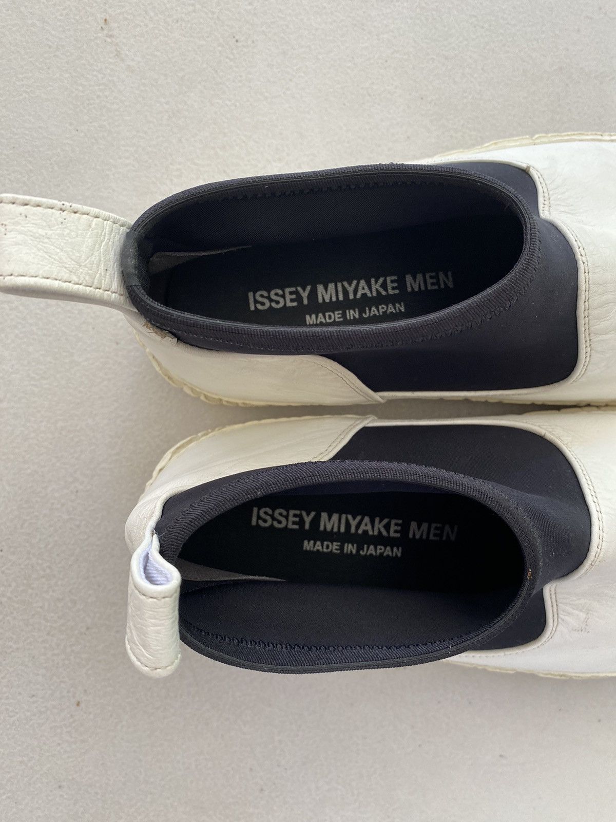 Issey Miyake × Japanese Brand Issey Miyake Men White Vulcanized Mid-Top Size US 10 / EU 43 - 9 Thumbnail