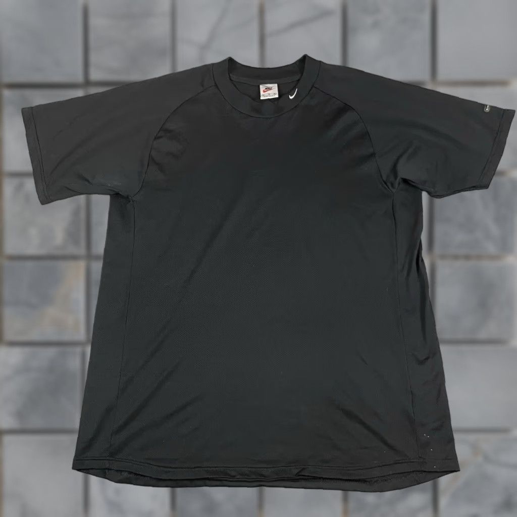 Nike VINTAGE Nike T Shirt Men's XL Black Embroidered Swoosh USA Y2K Fit Size US XL / EU 56 / 4 - 1 Thumbnail