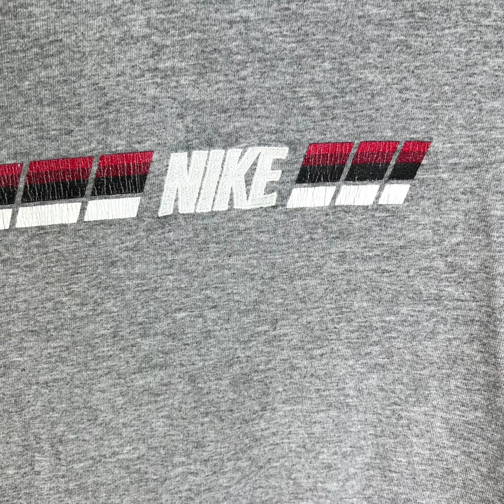 Nike VINTAGE Nike Graphic T-Shirt Size XL Gray Short Sleeve Sports Mens Size US XL / EU 56 / 4 - 2 Thumbnail
