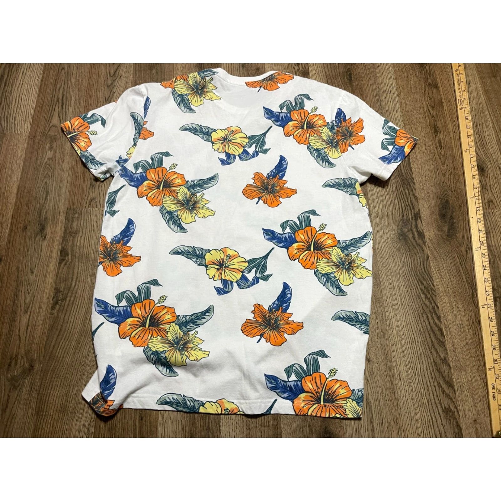 Aeropostale Aeropostale Shirt Women's Large Floral Round Neck Pullover Casual T-Shirt White Green Blue Yellow Orange Size L / US 10 / IT 46 - 2 Thumbnail
