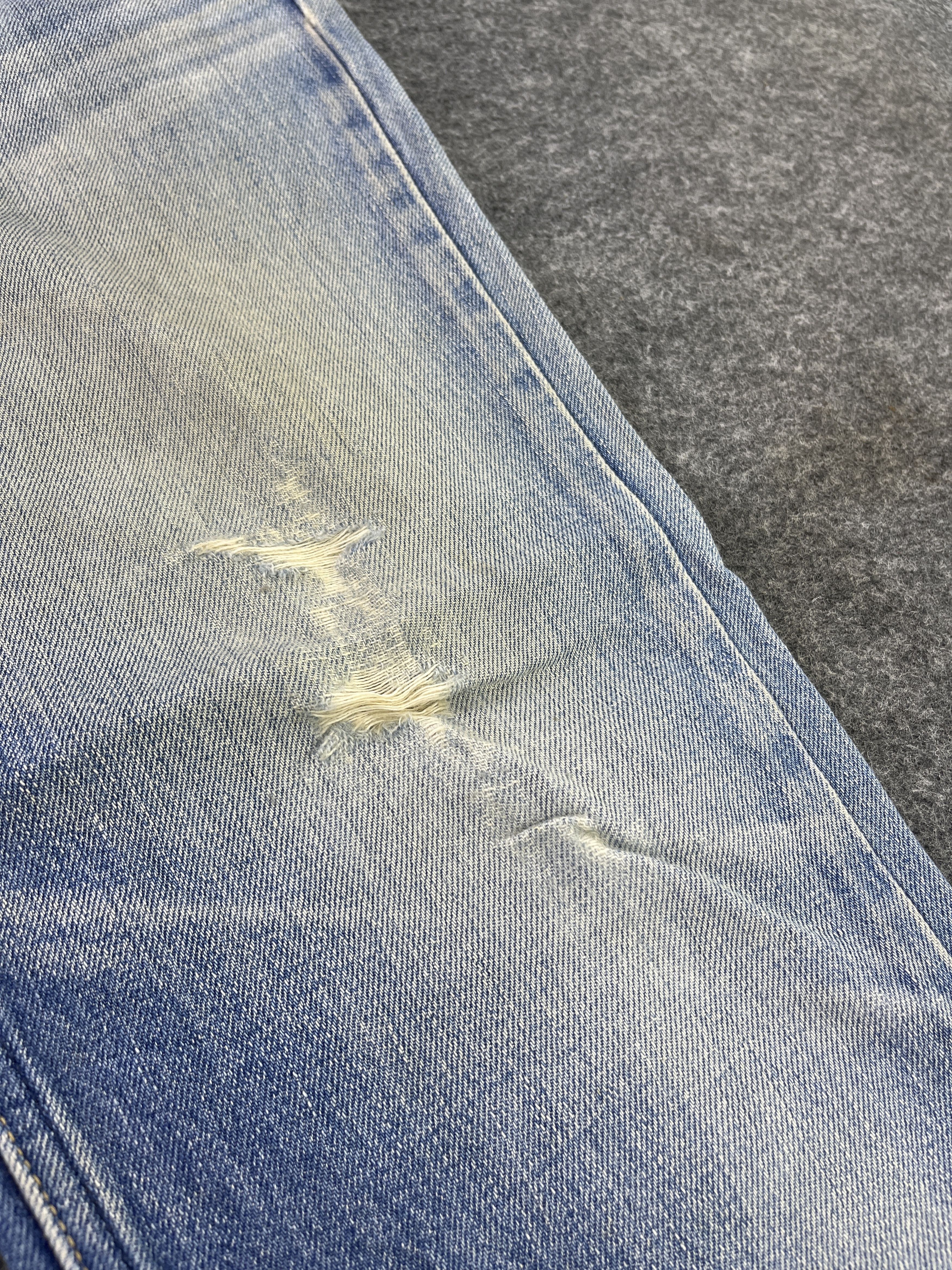 Levi's Vintage Levis 519 Distressed Jeans - J964 Size US 31 - 9 Thumbnail