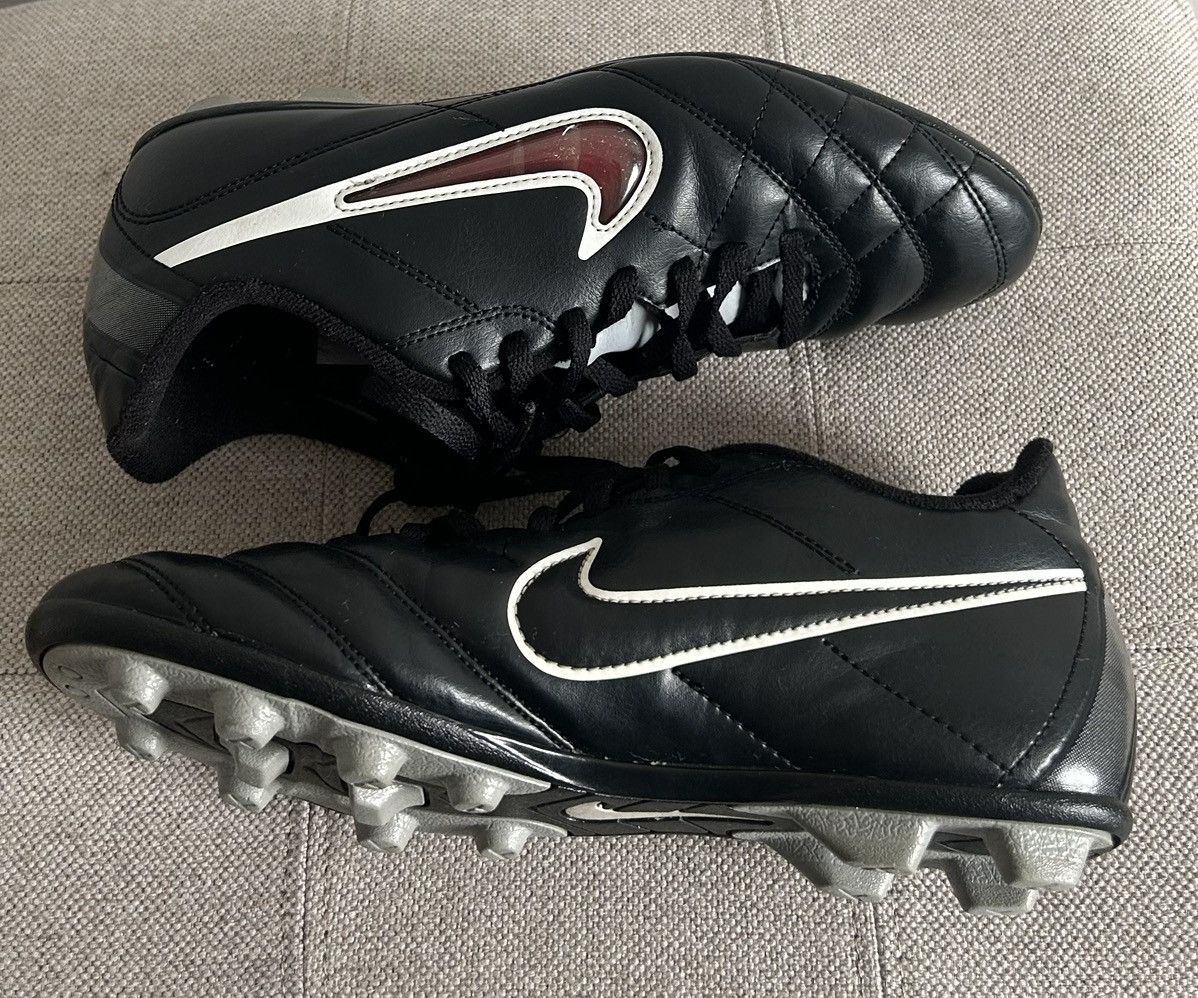 Nike Nike Rio Tiempo Youth Black Soccer Cleats Shoes 524396-010 Size US 6 / EU 39 - 11 Thumbnail