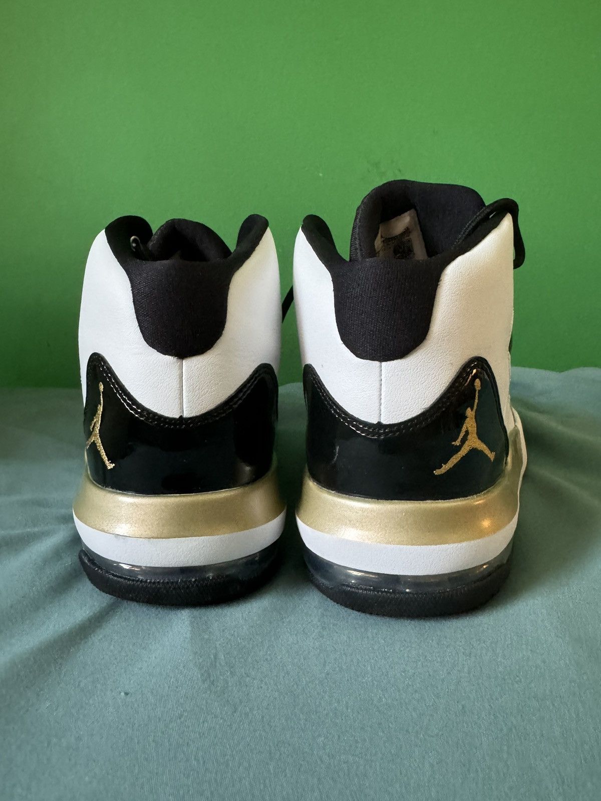 Jordan Brand Nike Air Jordan Max Aura 2019 Size US 8.5 / EU 41-42 - 3 Thumbnail