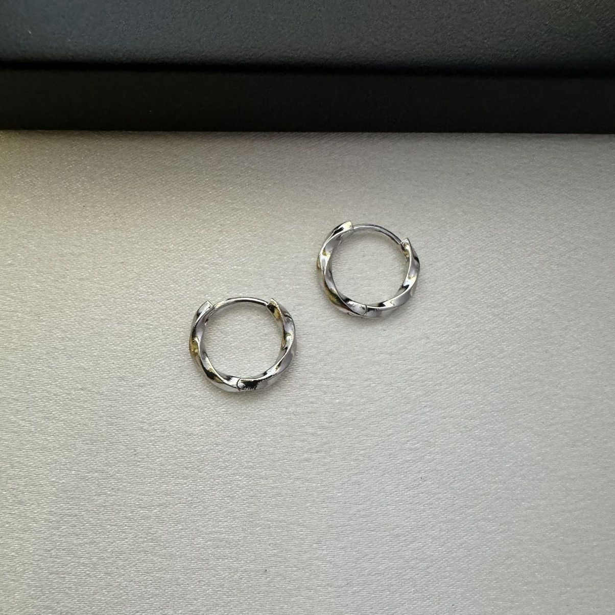 Other 15mm Small Twist Silver Hoop Earrings for Men Women Size ONE SIZE - 2 Thumbnail