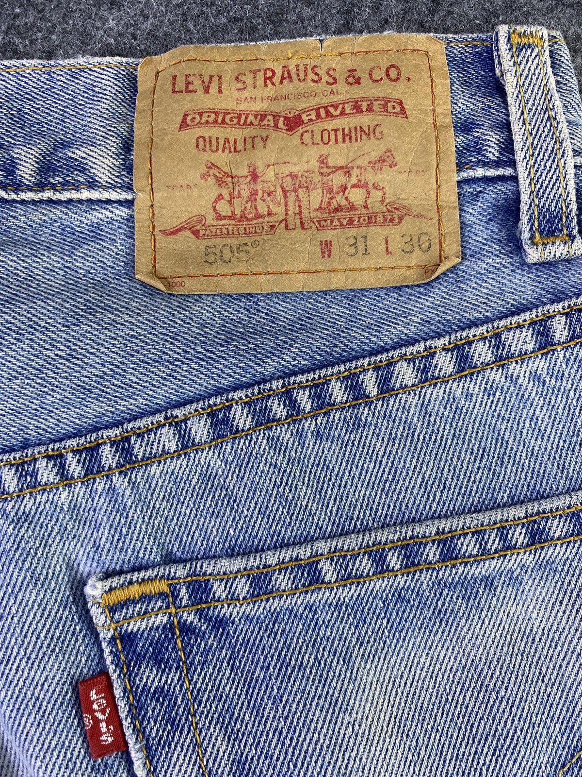 Jean × Levi's × Vintage VINTAGE LEVIS 505 DISTRESS BLUE WASH JEANS - J895 Size US 31 - 11 Thumbnail
