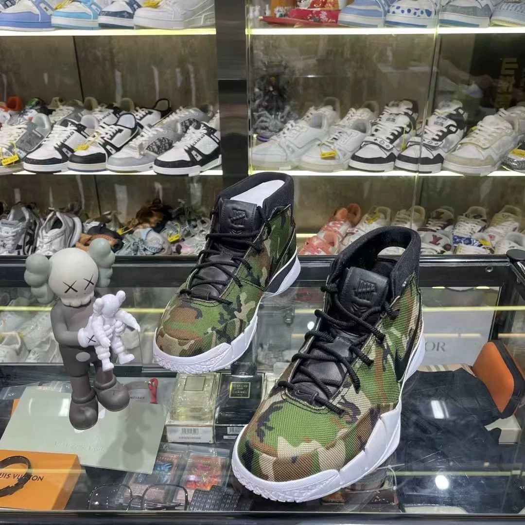 Nike Nike Camo Green Lowtop Sneakers 12 Men Size US 12 / EU 45 - 1 Thumbnail