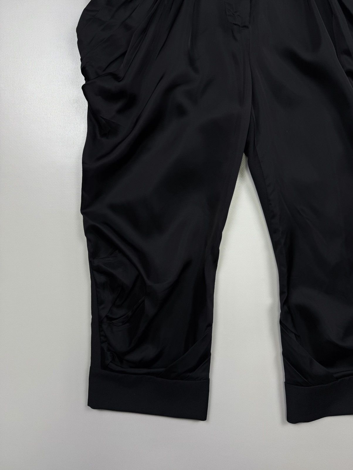 Louis Vuitton Louis Vuitton Women’s Wool Cupro Viscose Black Capri Pants Size 26" / US 2 / IT 38 - 5 Thumbnail