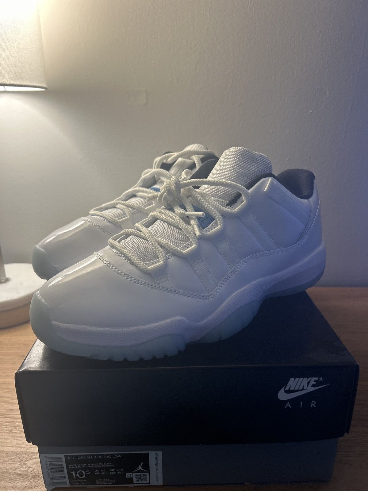 Jordan Brand Jordan 11 low legend blue 10.5 Size US 10.5 / EU 43-44 - 1 Thumbnail