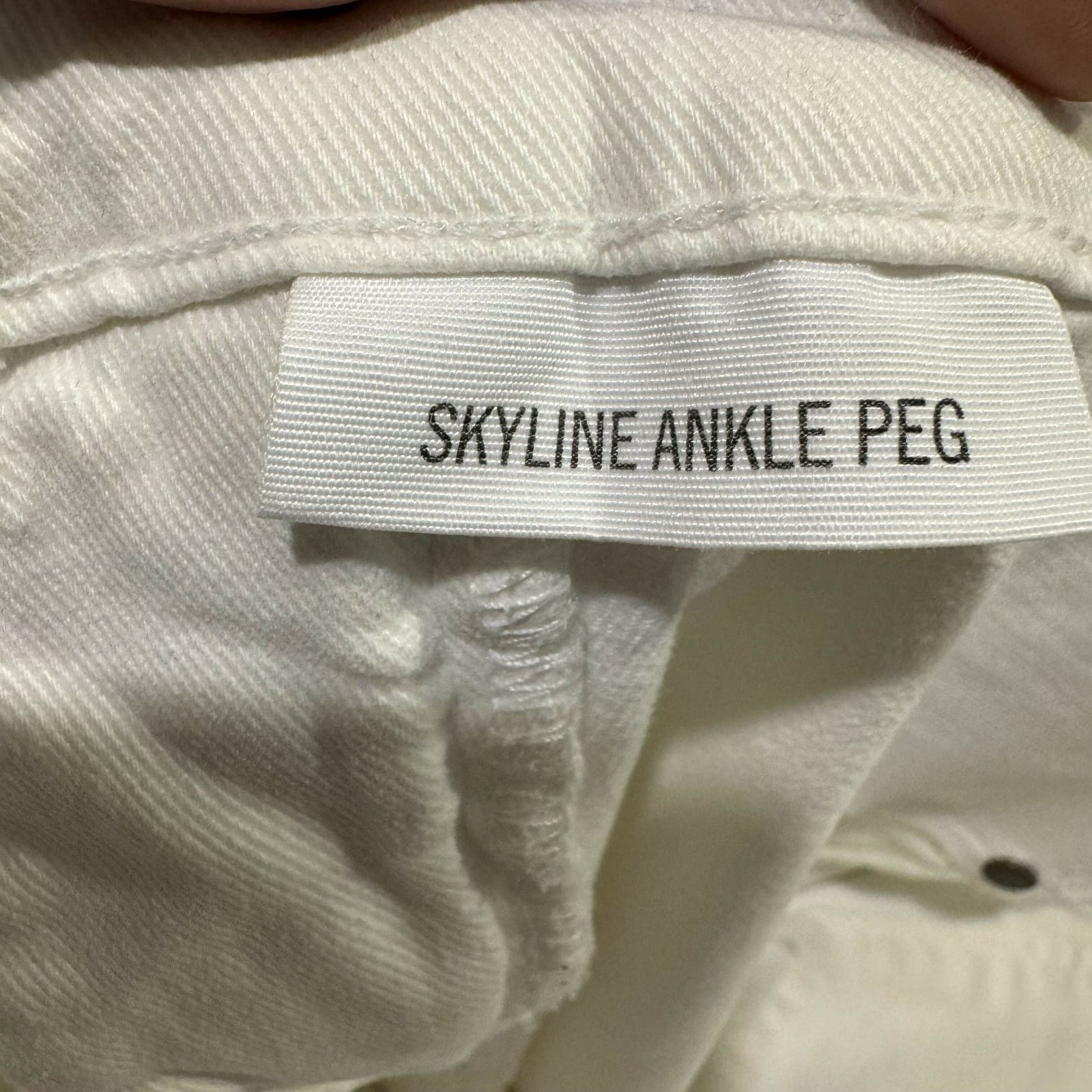 Paige Paige Skyline Peg White Stretch Denim Maternity Shorts Sz 28 Size 28" / US 6 / IT 42 - 6 Thumbnail