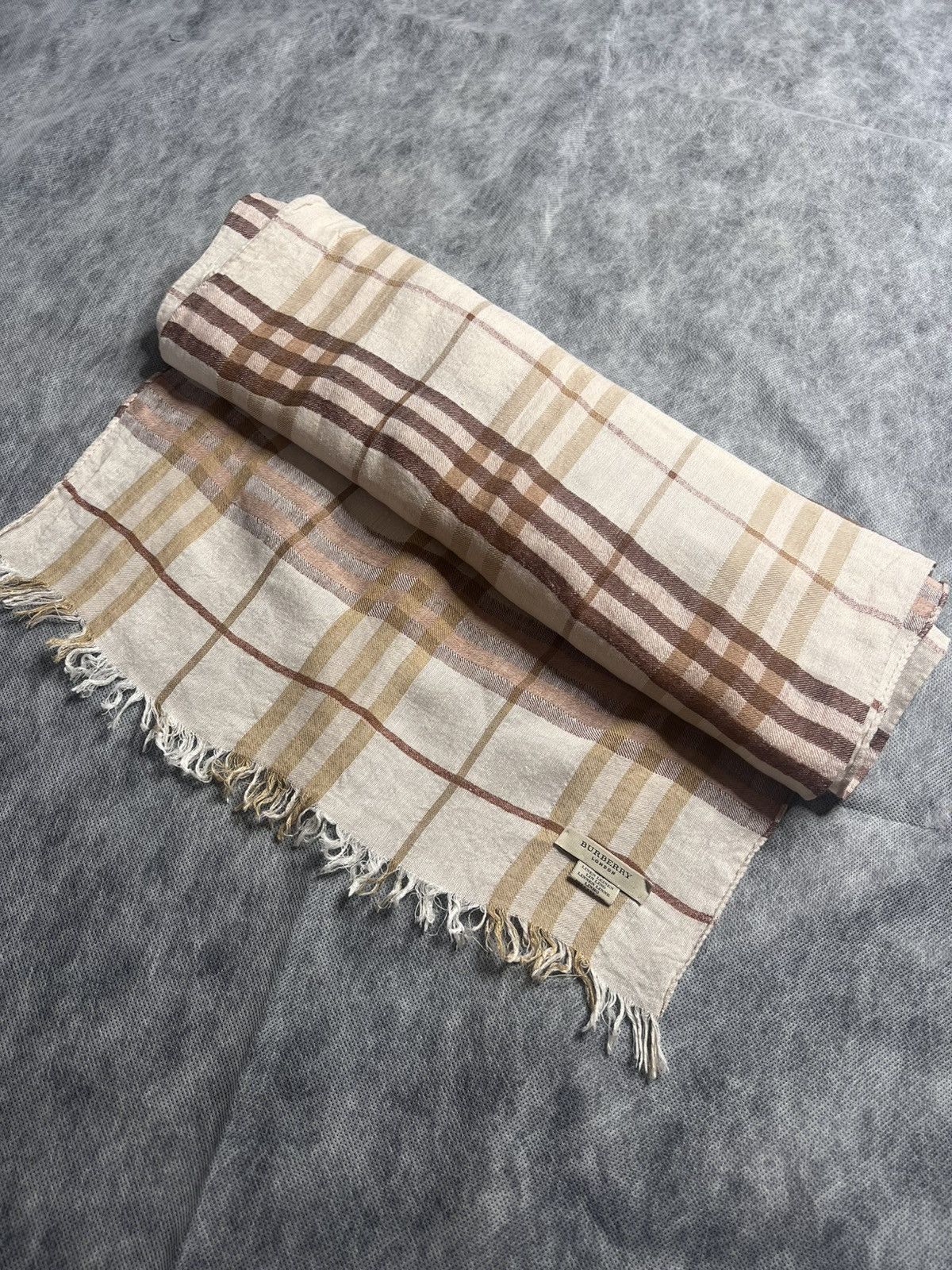 Burberry Burberry Scarf Lined Size ONE SIZE - 1 Thumbnail