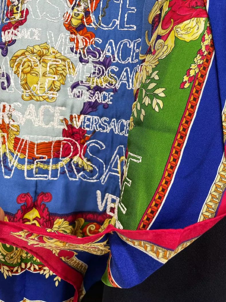 Versace Versace Mulberry silk patch embroidered men's crew neck sw Size US L / EU 52-54 / 3 - 5 Thumbnail