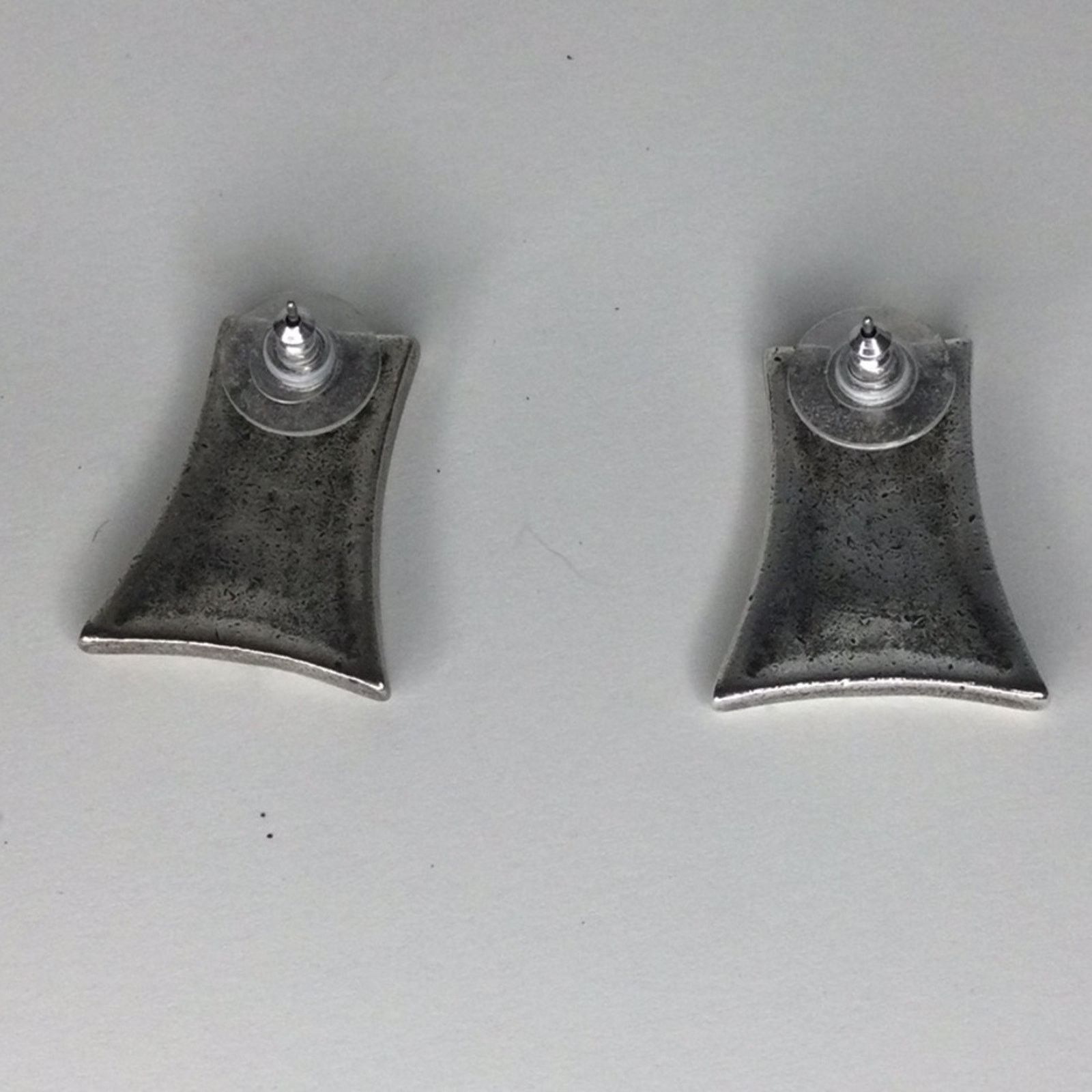Other Silver & Black Geometric Trapezoid Push Back 1980's Earrings Size ONE SIZE - 9 Thumbnail