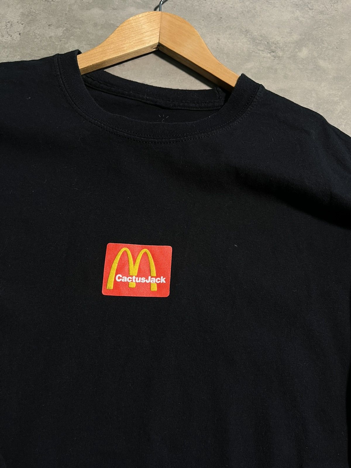Travis Scott Cactus Jack x Travis Scott x McDonalds long sleeve M Size US M / EU 48-50 / 2 - 3 Thumbnail