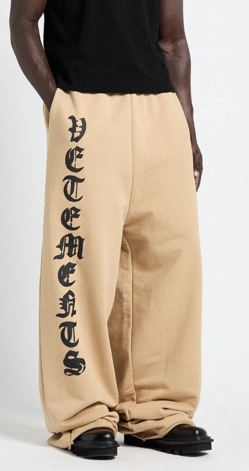 Vetements Vetements Anarchy wide leg sweatpants *RARE* Size US 34 / EU 50 - 6 Thumbnail