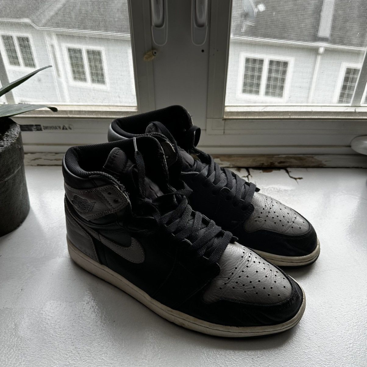 Jordan Brand Air Jordan 1 Retro High OG ‘Shadow’ 2018 Size US 9.5 / EU 42-43 - 7 Thumbnail