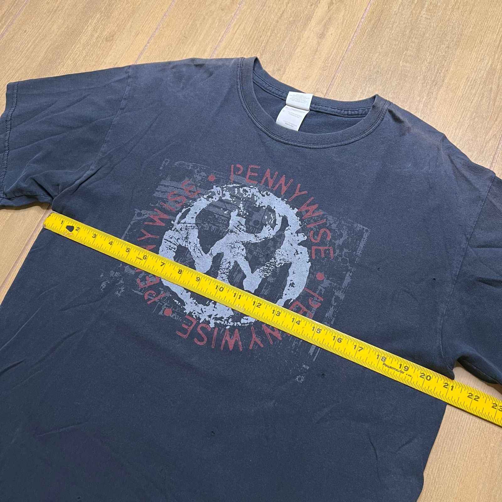Gildan Vintage Pennywise band logo t-shirt Men Sz Large Distress Size US L / EU 52-54 / 3 - 6 Thumbnail
