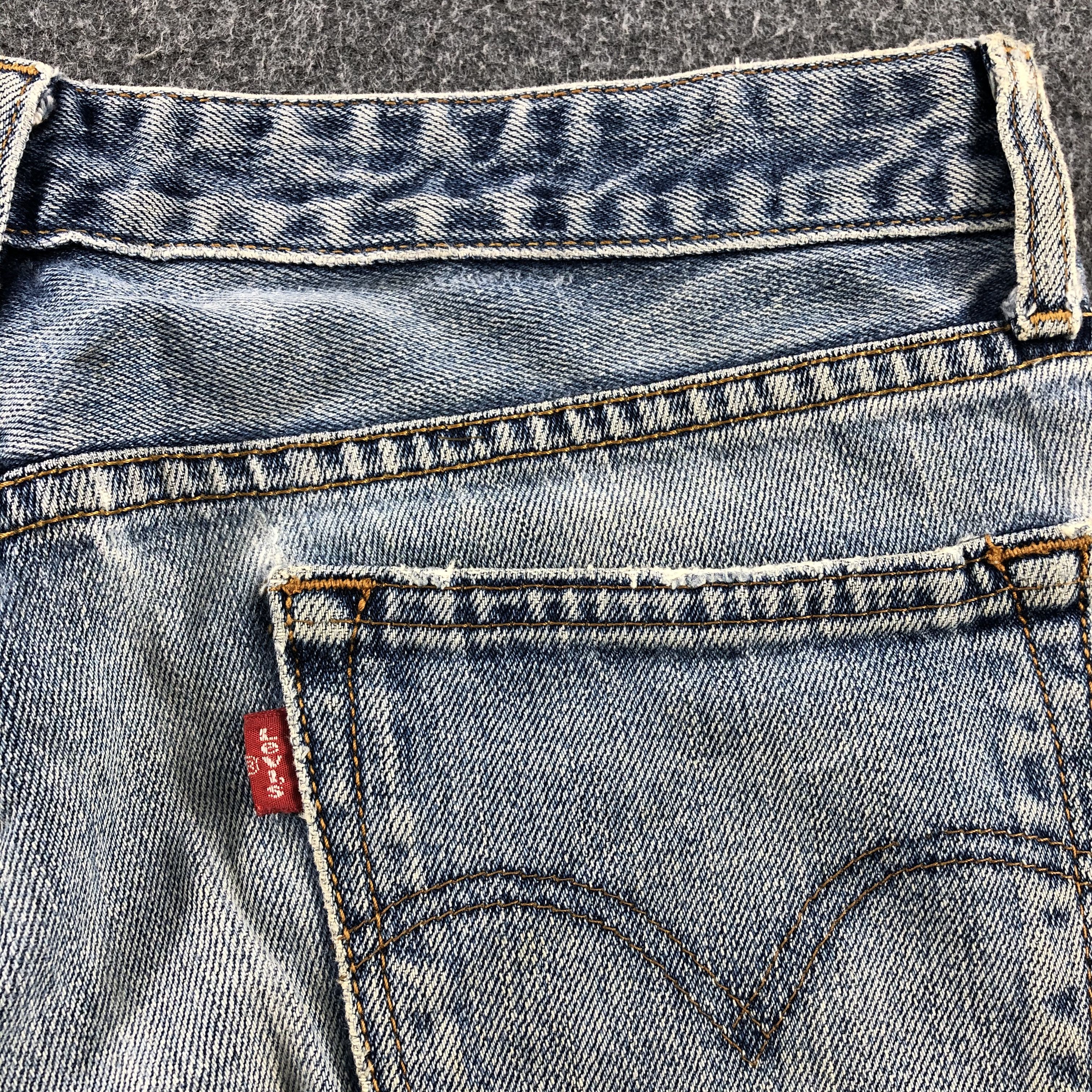 Levi's Vintage Light Wash Levis Flare Jeans- J1300 Size US 33 - 5 Thumbnail
