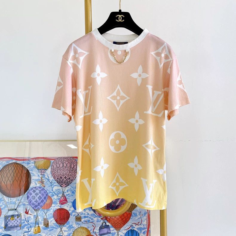 Louis Vuitton Louis Vuitton Monogram T-Shirt S - dmc Size US S / EU 44-46 / 1 - 1 Thumbnail