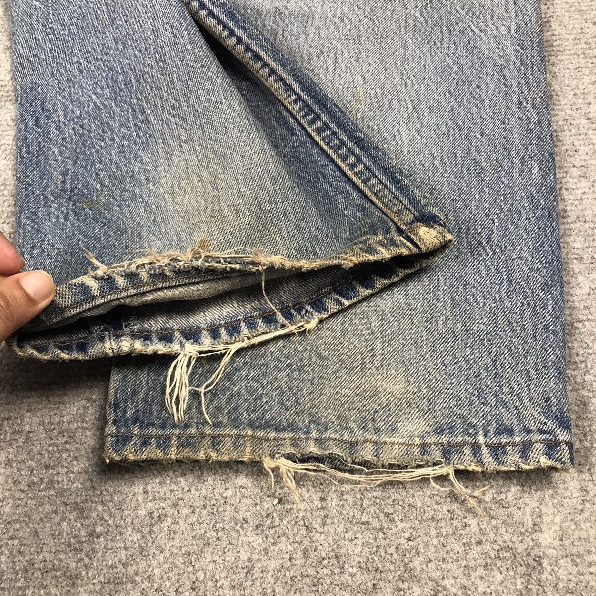 Levi's Vintage Clothing × Vintage Levi’s 501xx distressed denim jeans pants Size US 34 / EU 50 - 13 Thumbnail