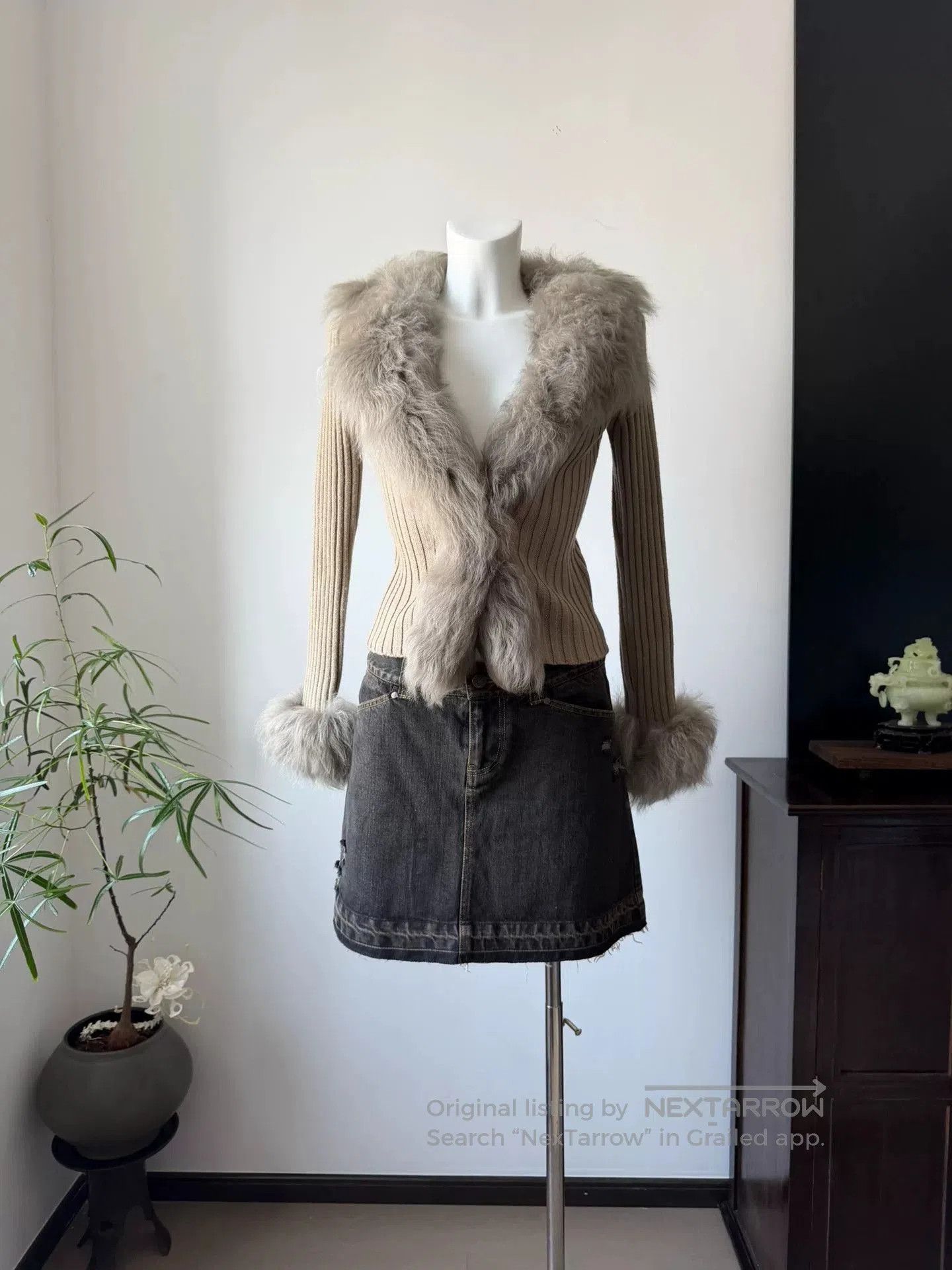 BRAHMIN Brahmin Camel Gray Fur Collar Wool Cardigan. Size M / US 6-8 / IT 42-44 - 2 Thumbnail