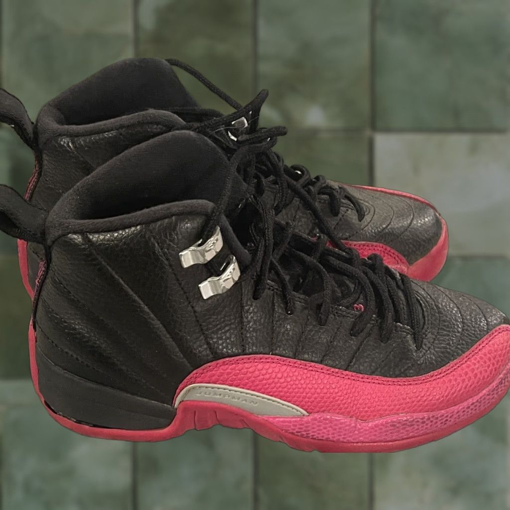 Jordan Brand Nike Air Jordan 12 Retro GS Deadly Pink Black Size 4Y Womens 5.5 510815-026 Sneakers Black/Pink, Jordan, Retro, Basketball, Limited Edition Size ONE SIZE - 1 Thumbnail