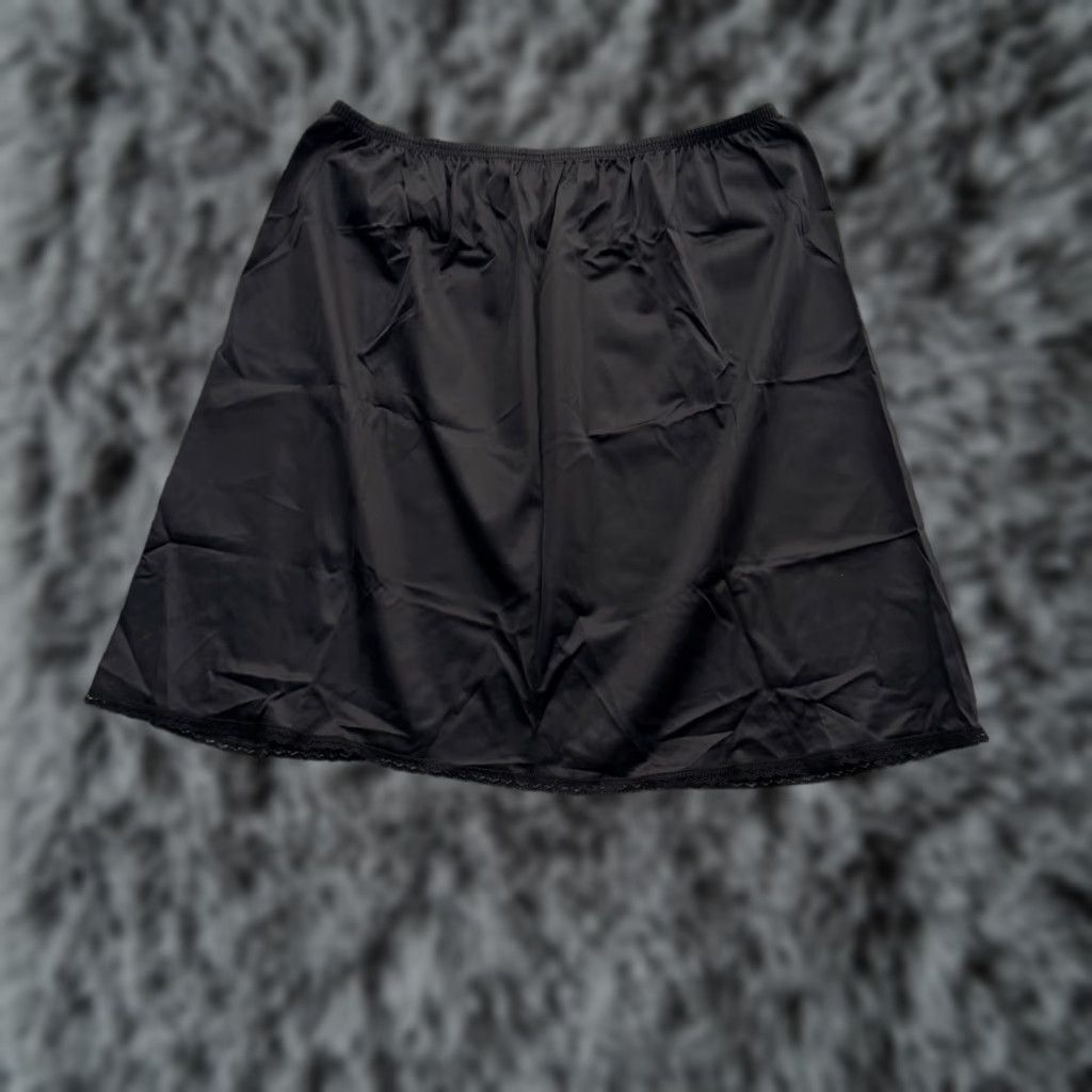 Vintage VINTAGE Vanity Fair Half Slip Skirt Lace Nylon Knee Length A-Line Elastic Waist Large Black Women USA 70s 80s MCM Vintage Size 36" / US 14 / IT 50 - 1 Thumbnail