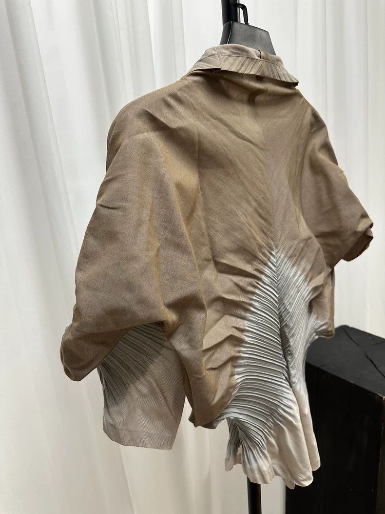 Issey Miyake Issey miyake size os Pleated Lotus Gradient Shirt 2502-Nex Size US M / EU 48-50 / 2 - 5 Thumbnail