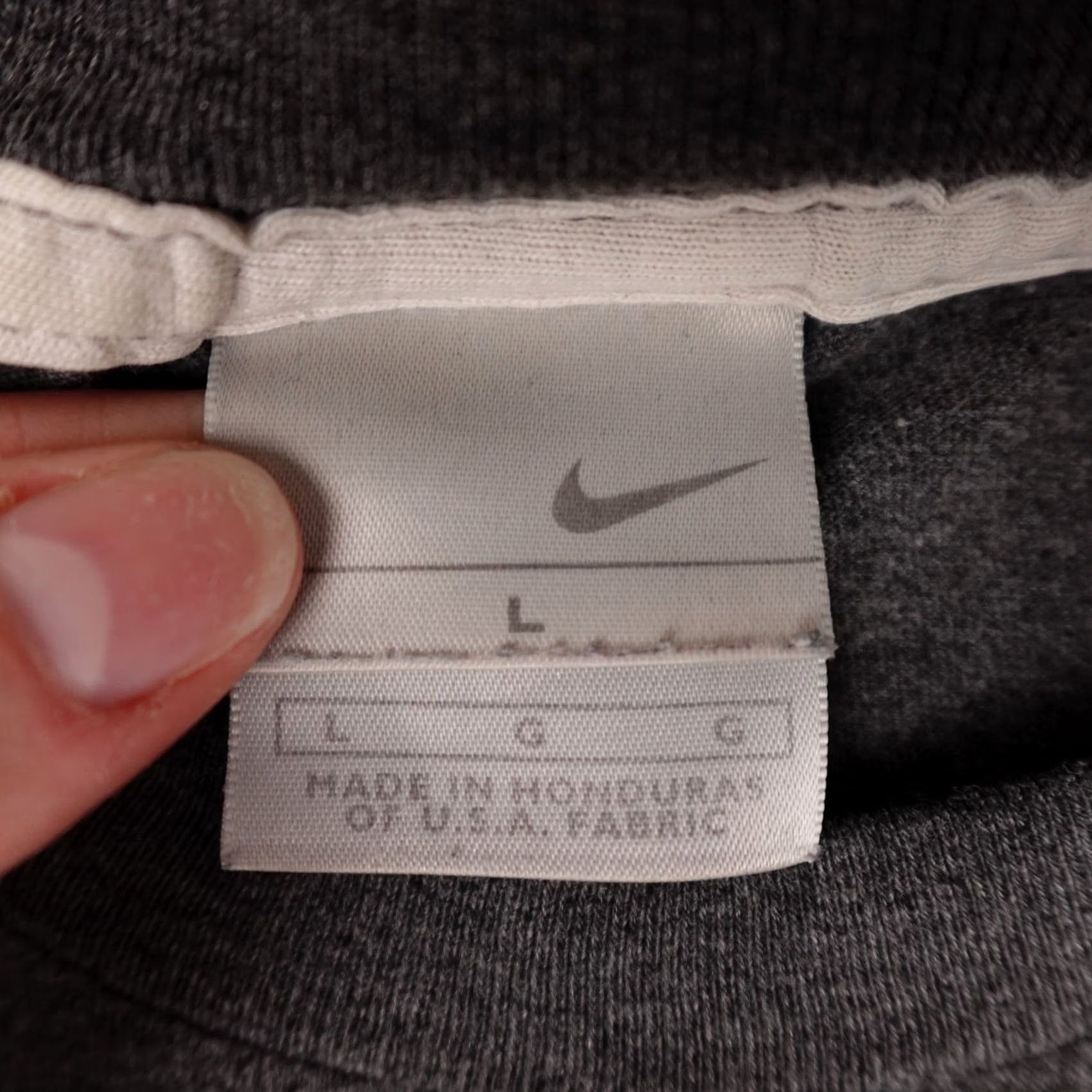 Nike VINTAGE Nike Shirt Mens L Gray Short Sleeve Performance Short Sleeve Y2K Size US L / EU 52-54 / 3 - 2 Thumbnail