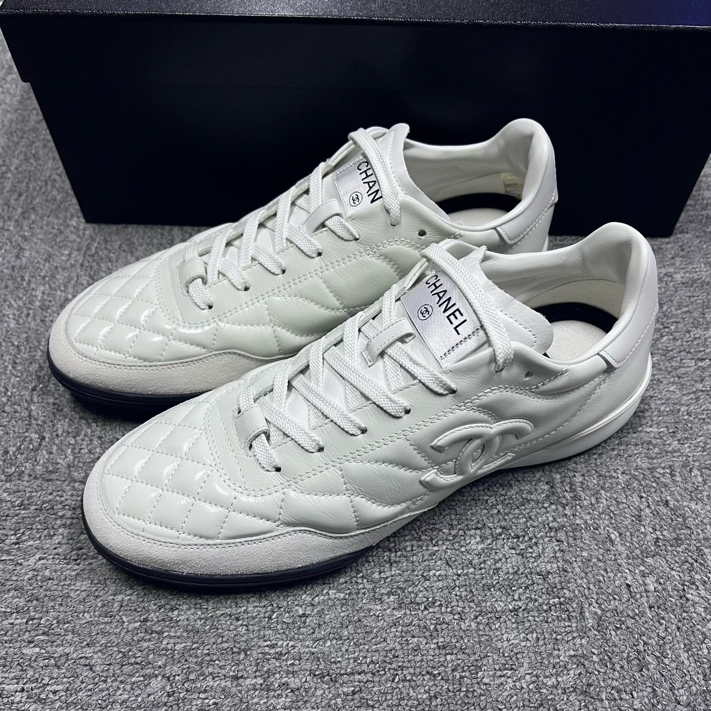 Chanel Chanel Casual White Lowtop Sneakers 9 Men Size US 9 / EU 42 - 1 Thumbnail