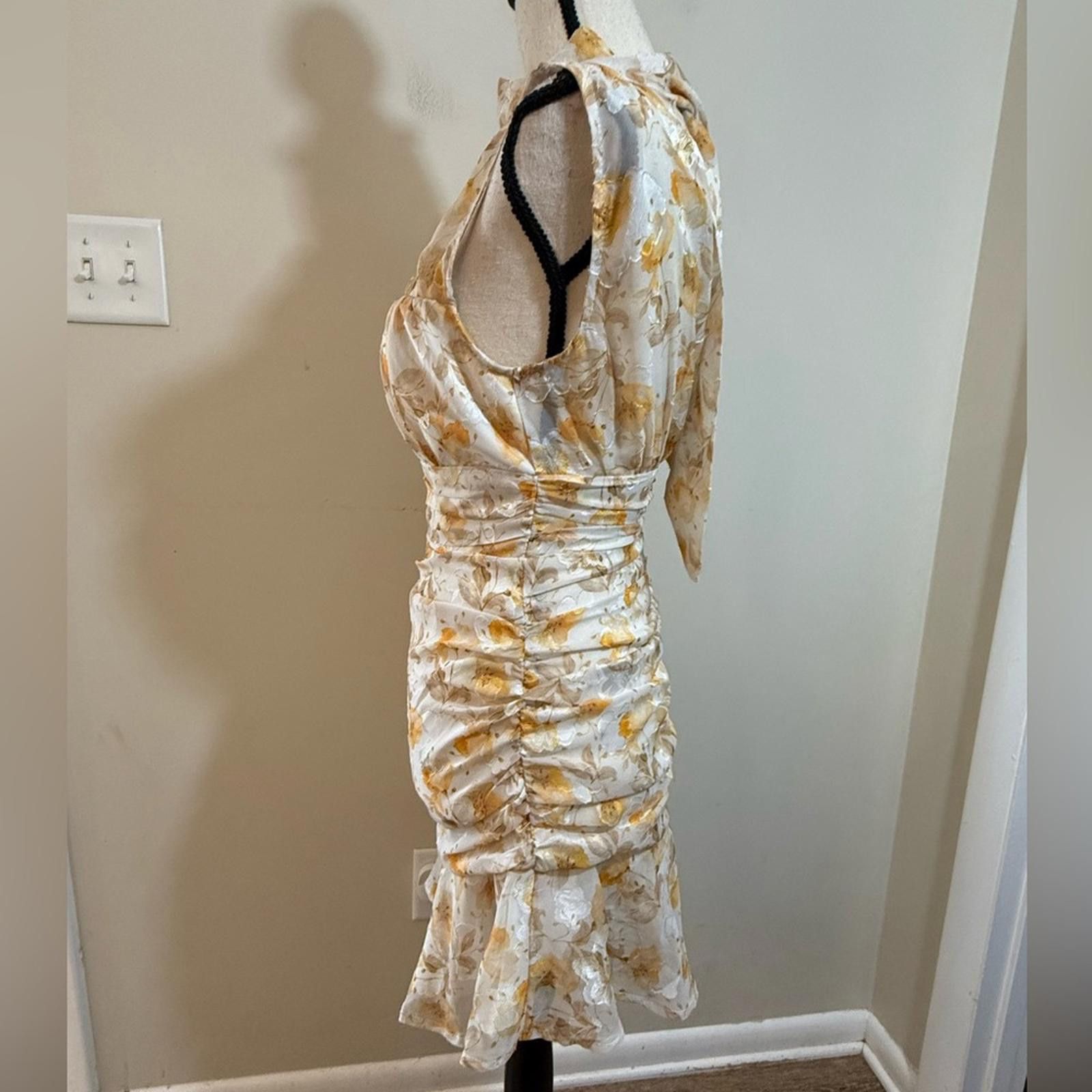 Other Mika Gala Bollywood floral mini dress cream yellow tan SZ 8 Size M / US 6-8 / IT 42-44 - 3 Thumbnail