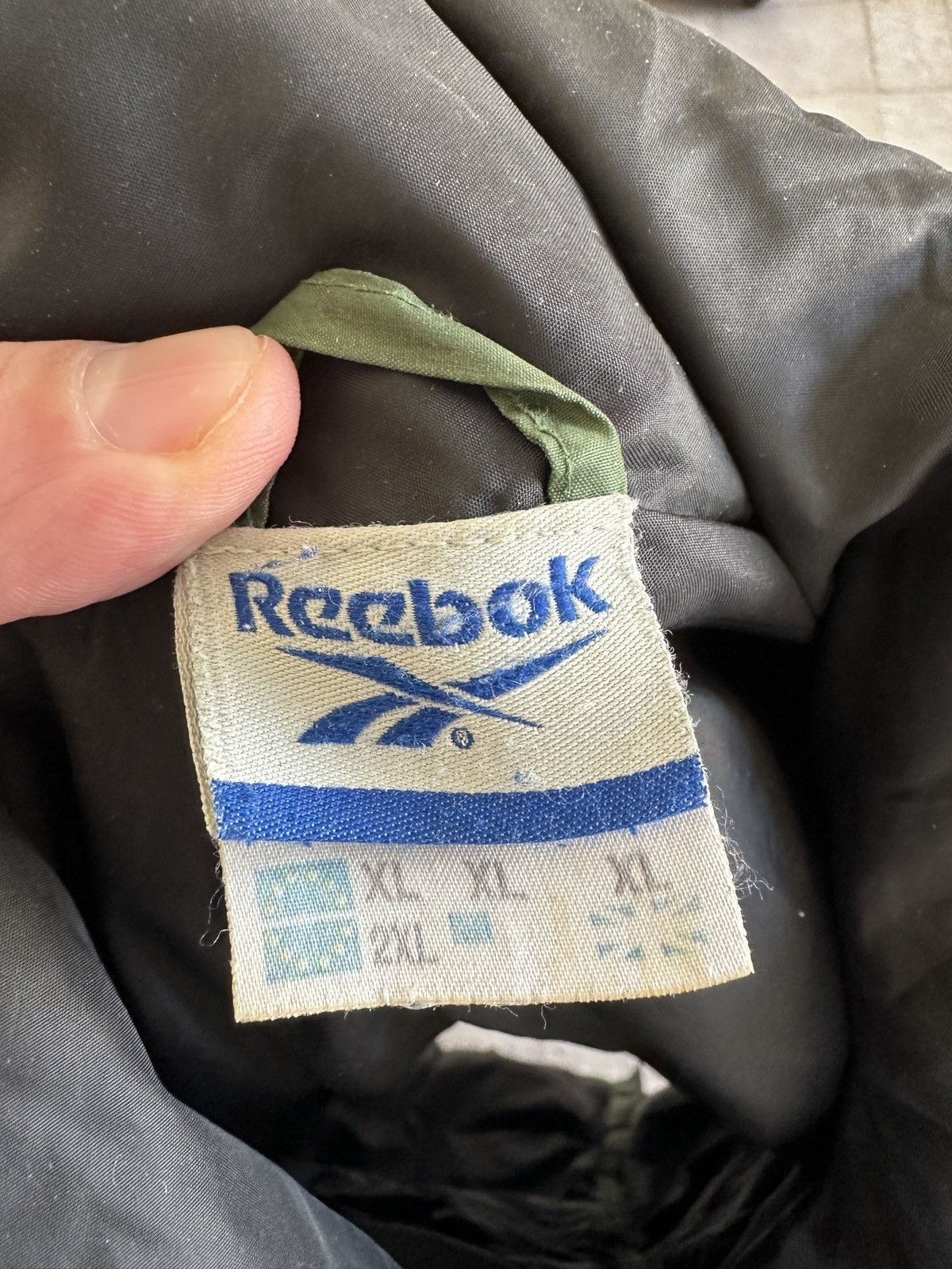 Reebok Vintage Reebok Baggy Rap Puffer Down Jacket Size XL Size US XL / EU 56 / 4 - 8 Thumbnail
