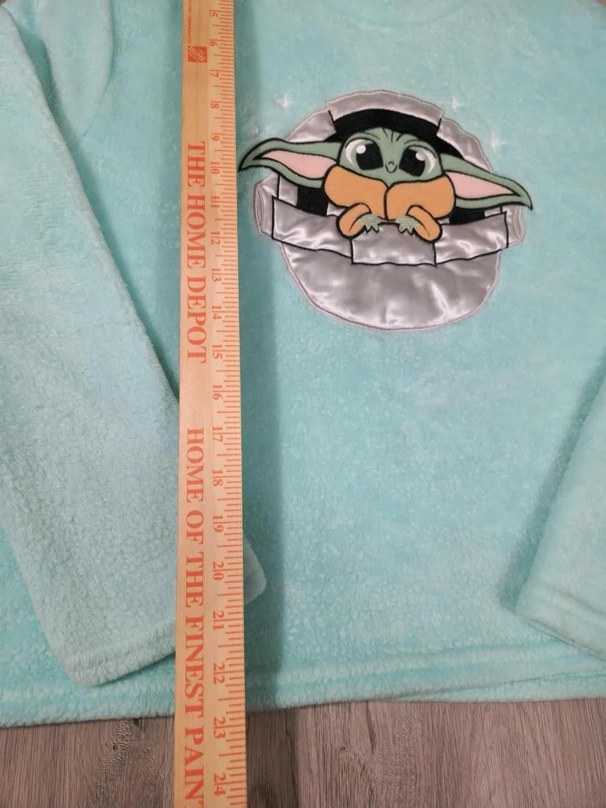 Other Disney 100 Star Wars Grogu Fuzzy Sweater Girl's (8-10)#5 Size ONE SIZE - 2 Thumbnail