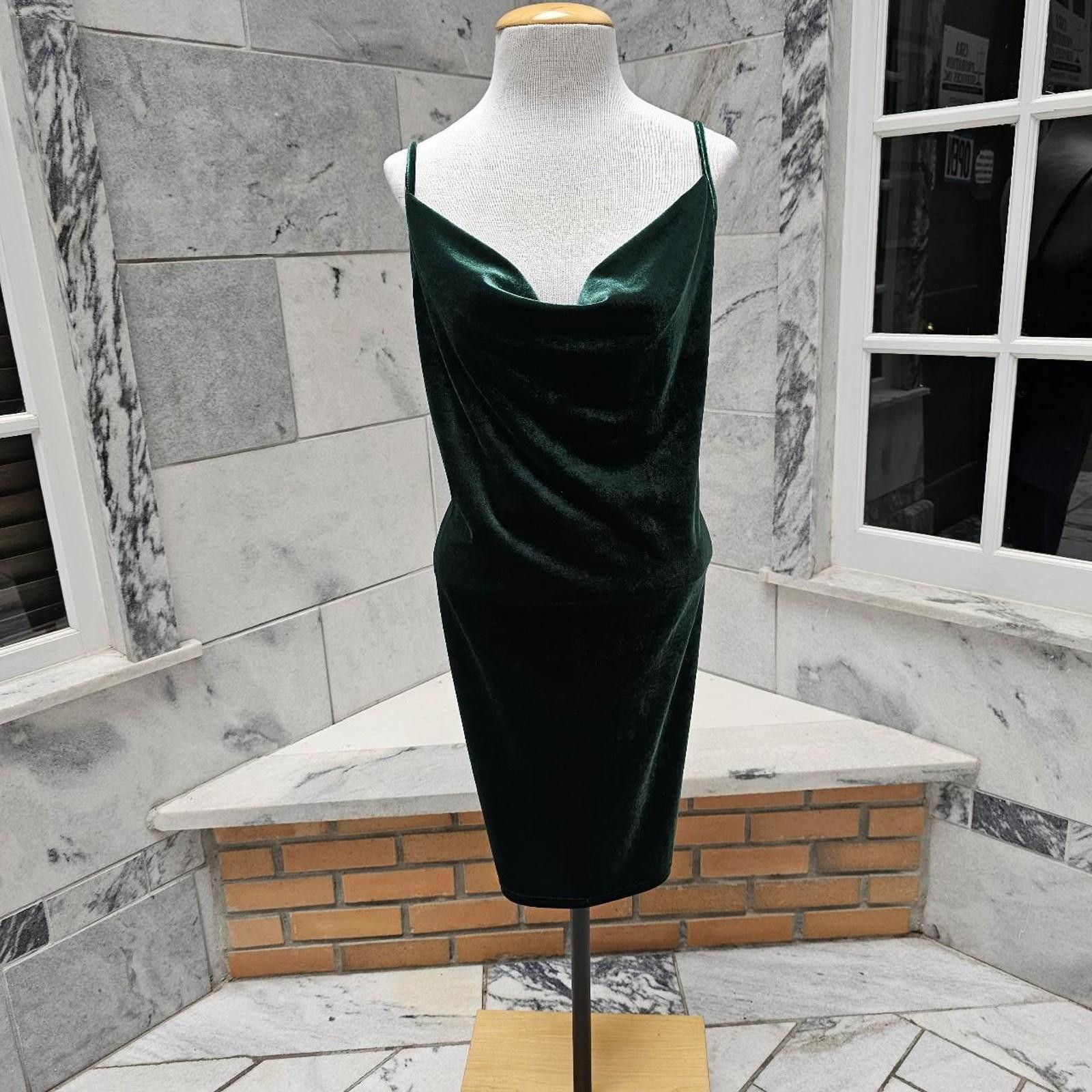 Shein SHEIN Women's Curve 3X Dark Green Velvet Dress Size 3XL / US 20-22 - 1 Thumbnail