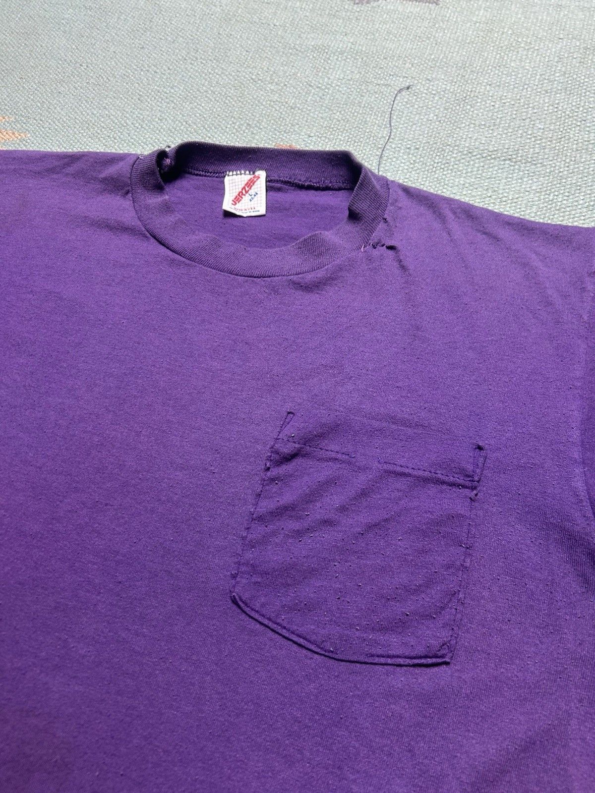 Vintage 80s pocket t shirt blank plum jerzees single stitch soft L Size US L / EU 52-54 / 3 - 3 Thumbnail