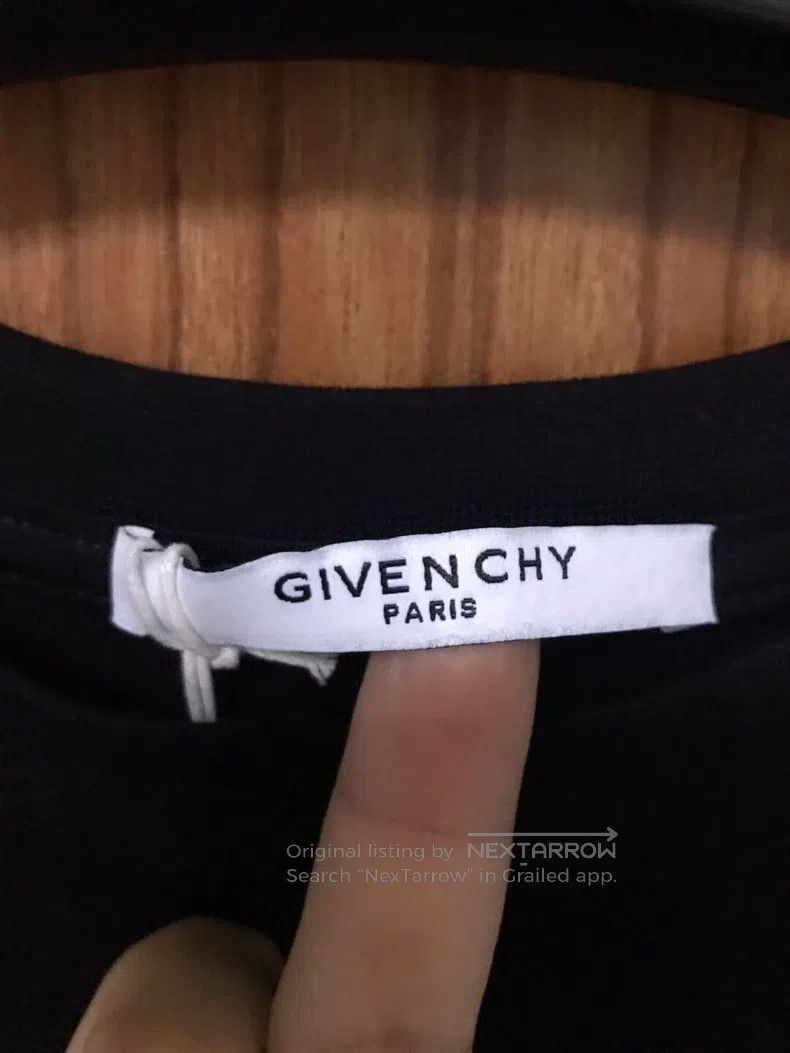 Givenchy Givenchy Short Sleeve Shark Size US S / EU 44-46 / 1 - 2 Thumbnail