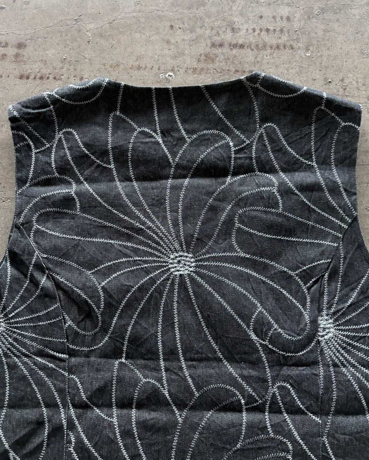 Comme des Garcons Issey Miyake Style Gabin Floral Embroidery Denim Vest Size US M / EU 48-50 / 2 - 8 Thumbnail