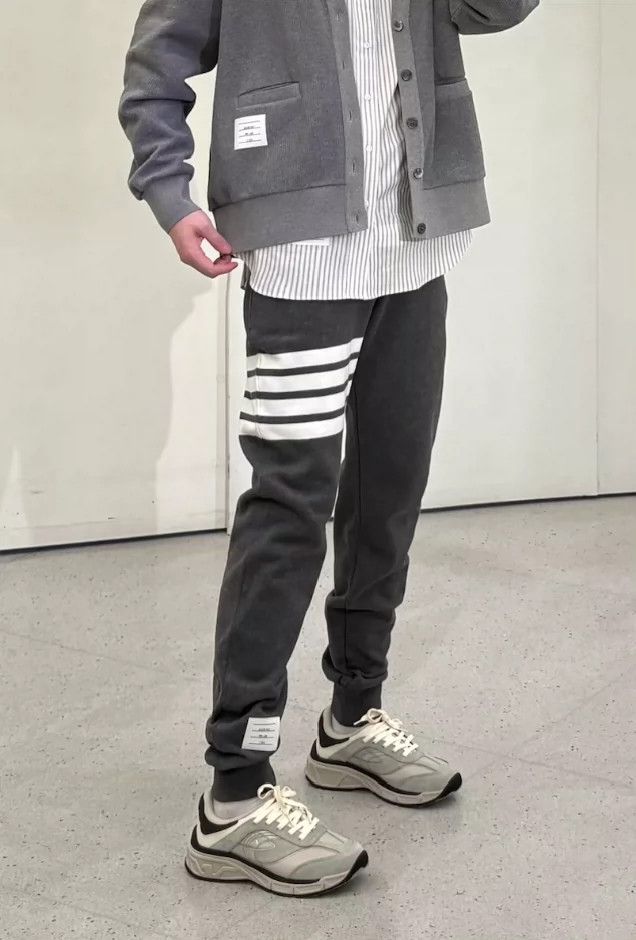 Thom Browne Thom Browne size4 Gray casual trousers Size US 29 - 9 Thumbnail
