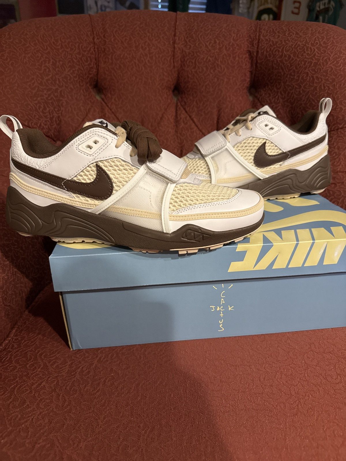 Nike × Travis Scott Travis Scott Nike Zoom Field Jaxx Size US 10 / EU 43 - 1 Thumbnail