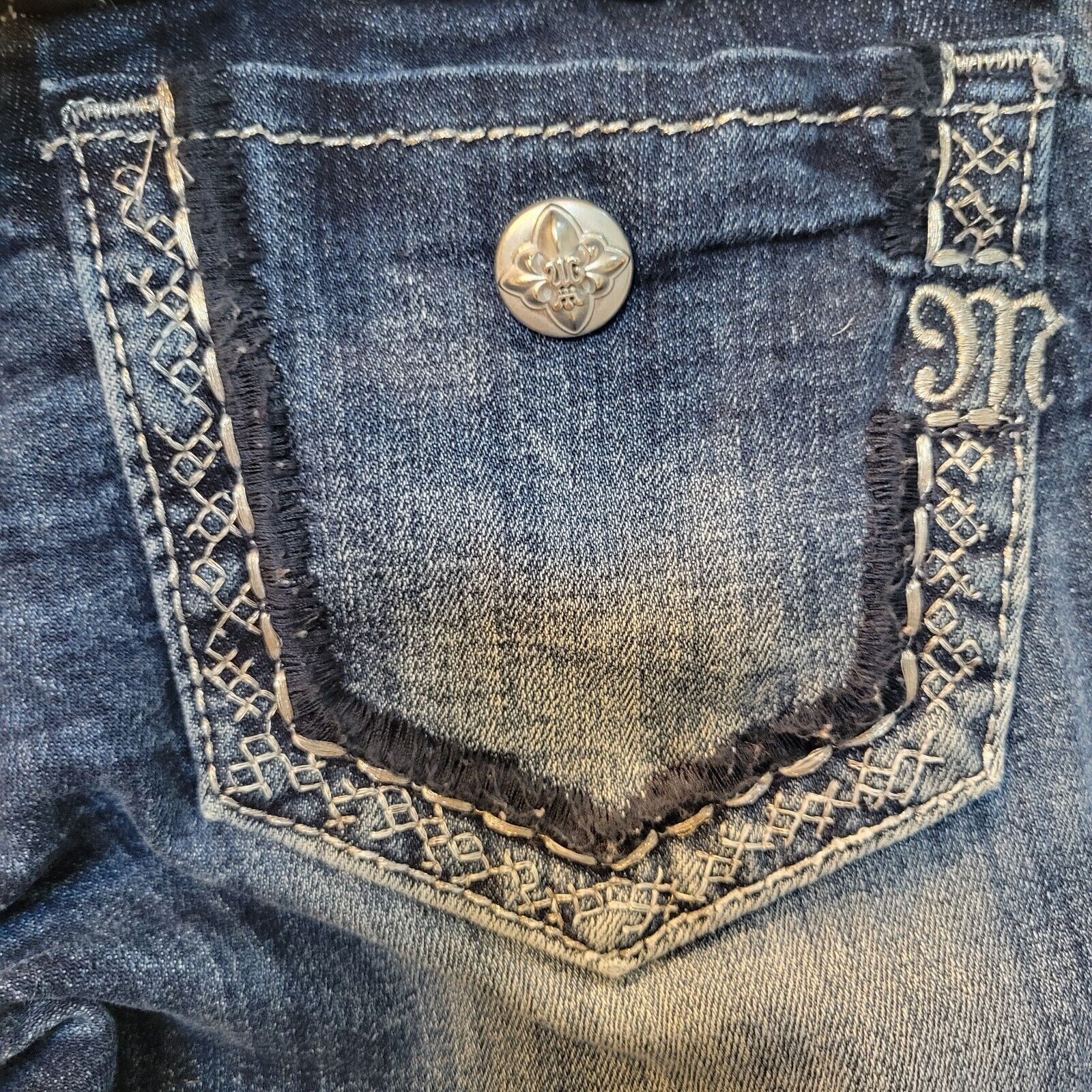 Miss Me Miss Me Jeans Womens Size 27 x 22L Cuffed Capri Size 27" / US 4 / IT 40 - 6 Thumbnail