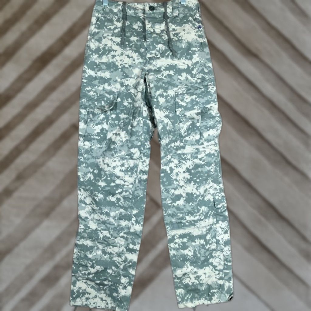 Vintage VINTAGE U.S Army Combat Unisex Trousers ACU Green Camo UCP Uniform Digicam XS Regular Size US 27 - 1 Thumbnail