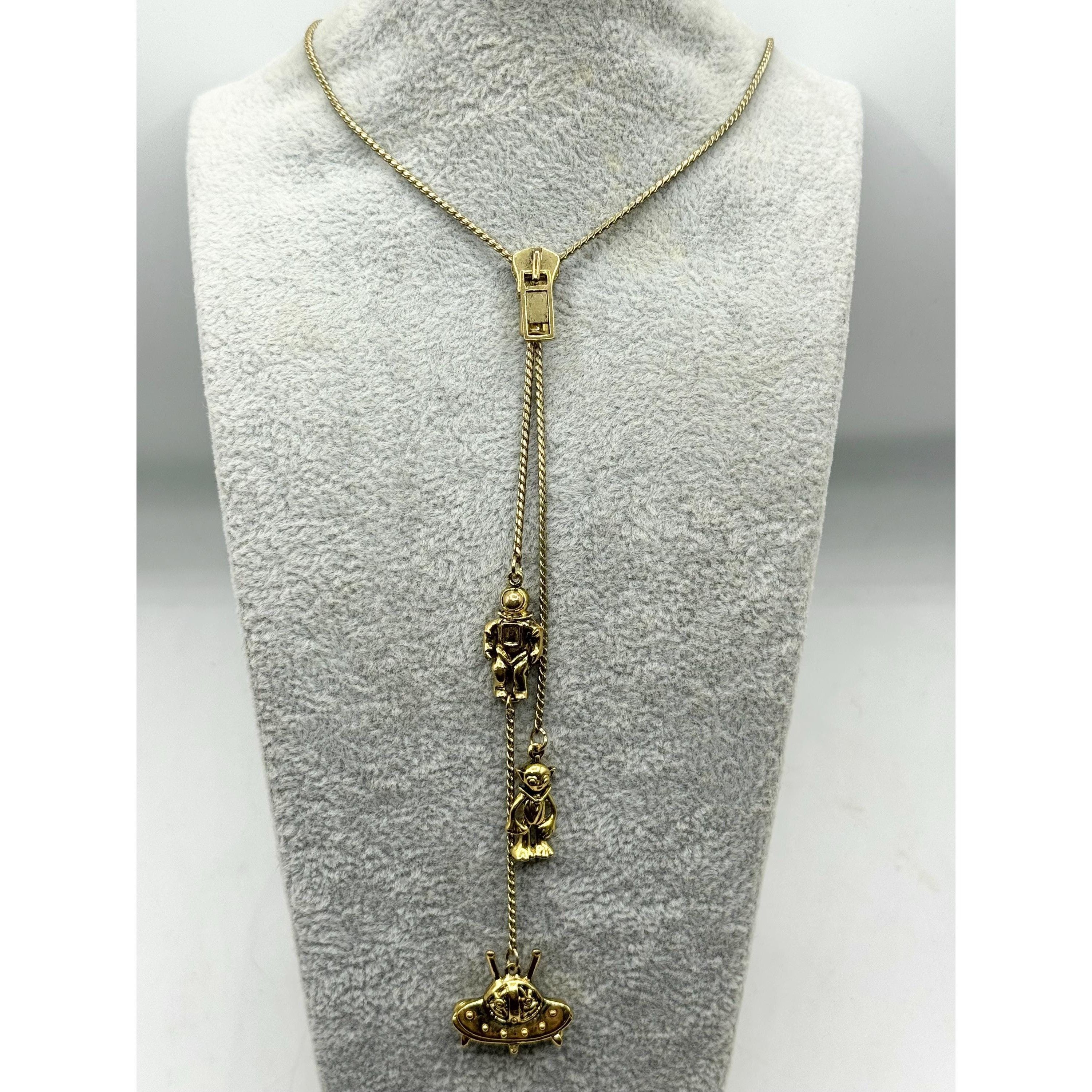 Other Vintage Gold Zipper Alien UFO Astronaut Tassel Charm Necklac Size ONE SIZE - 3 Thumbnail